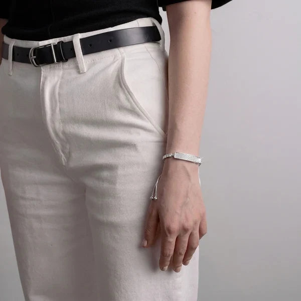 [IT] Il bracciale Tetra indossato con un abbigliamento da città