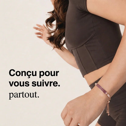 [FR] Femme en mouvement portant le bracelet Tetra or rose