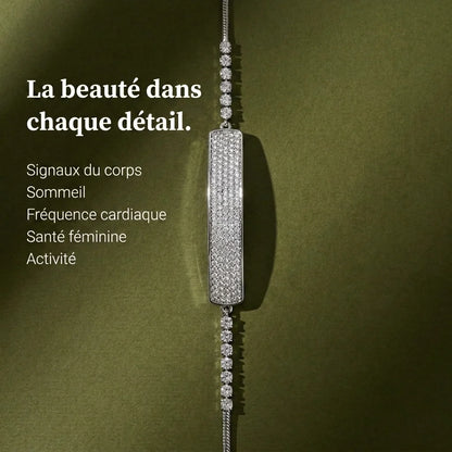 [FR] Détail du pavage de cristaux du bracelet Tetra argent